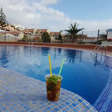 Views, International Channels, A-c, Pool, Bar