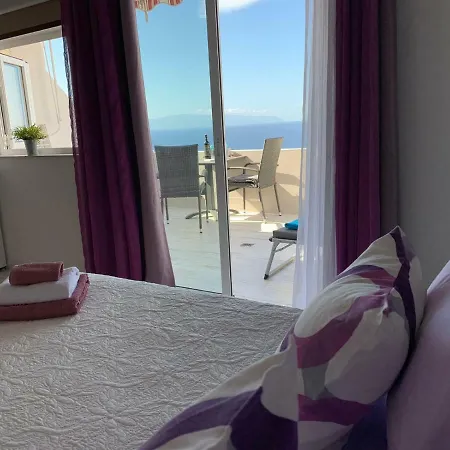 Views, International Channels, A-c, Pool, Bar Appartement *