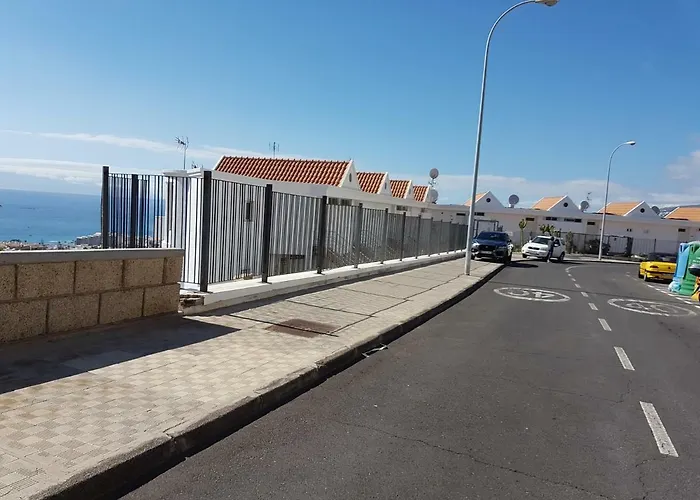 Daire Views, International Channels, A-c, Pool, Bar