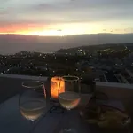 Views, International Channels, A-c, Pool, Bar 阿德耶
