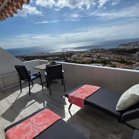 Views, International Channels, A-c, Pool, Bar Appartamento *
