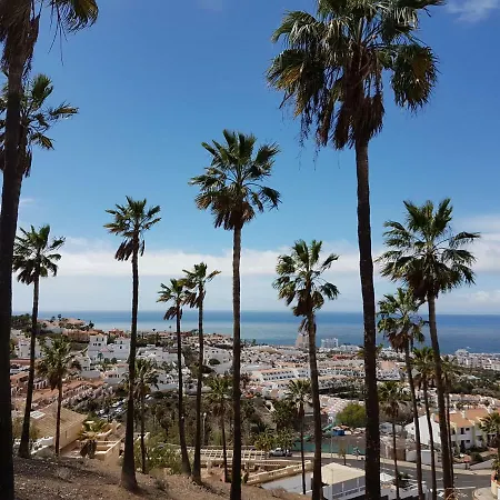 Views, International Channels, A-c, Pool, Bar *