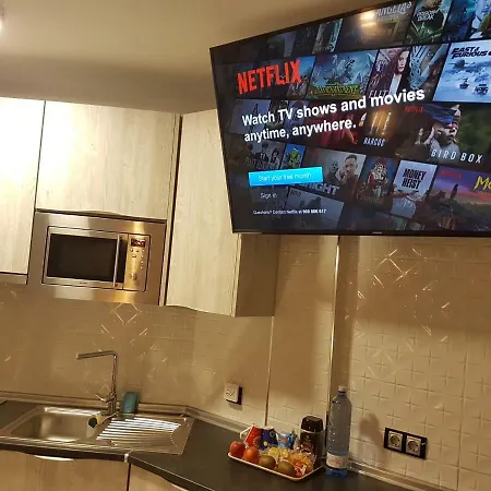 Views, International Channels, A-c, Pool, Bar Lejlighed *