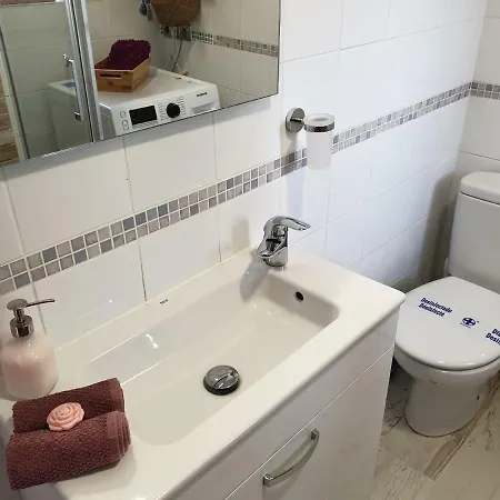 Views, International Channels, A-c, Pool, Bar