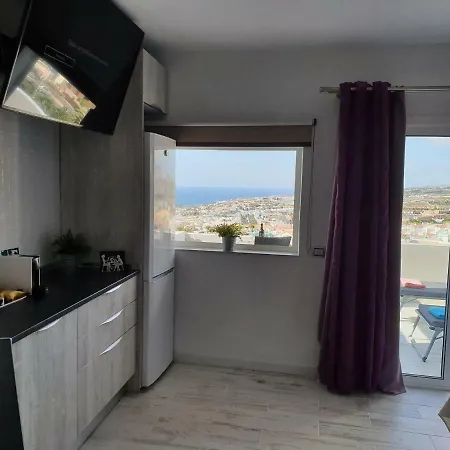 Views, International Channels, A-c, Pool, Bar Appartamento