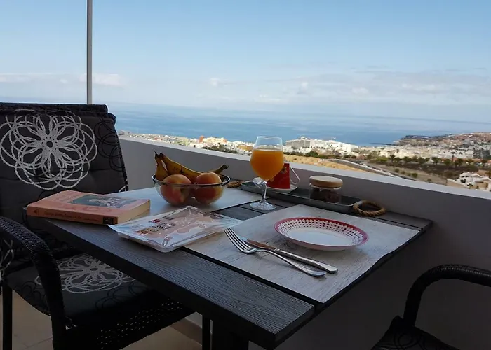 Views, International Channels, A-c, Pool, Bar *