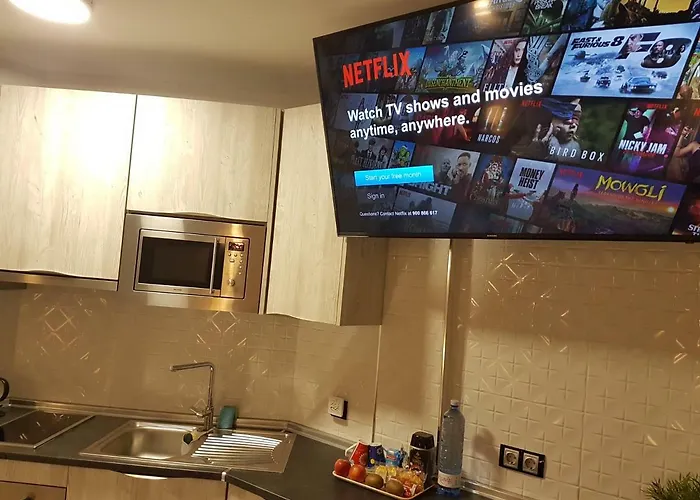 Views, International Channels, A-c, Pool, Bar Appartamento *