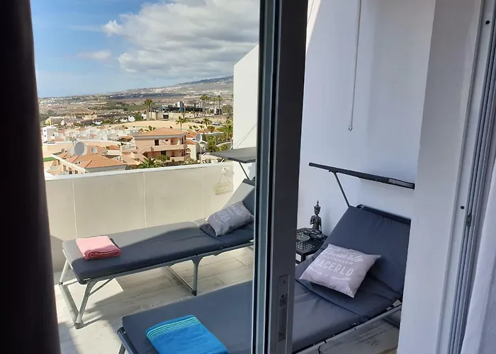 Views, International Channels, A-c, Pool, Bar Appartement