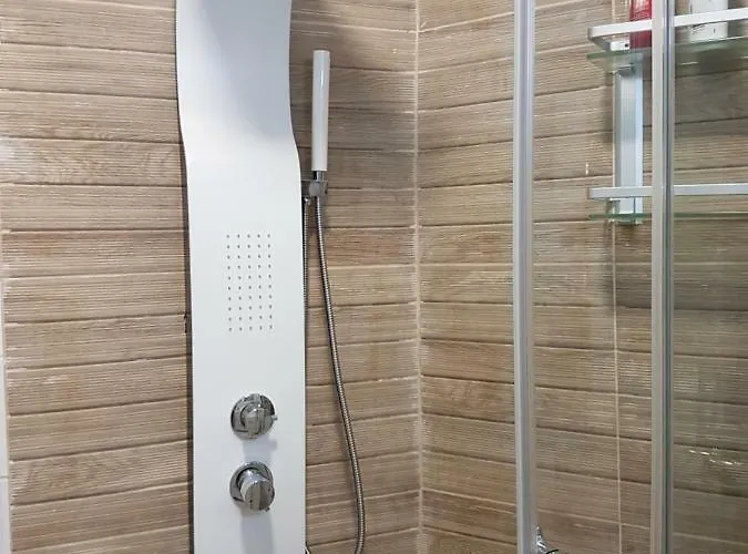 Appartamento Views, International Channels, A-c, Pool, Bar